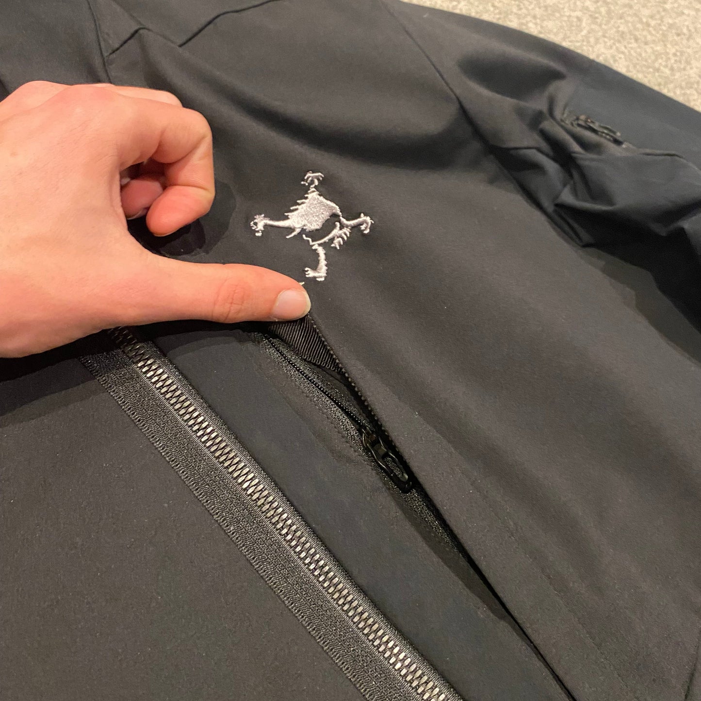 OAKLEY TECHNICAL JACKET (M)