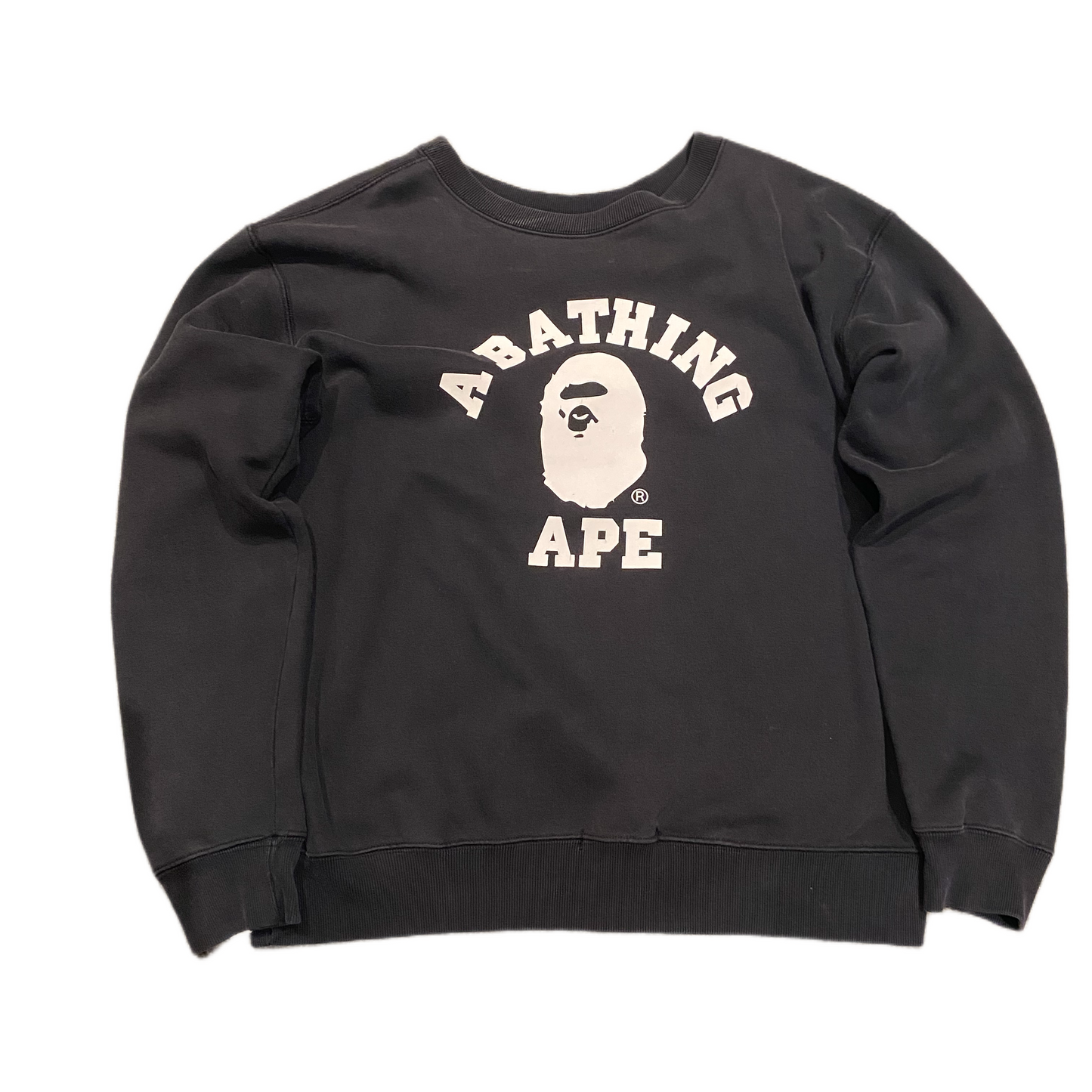A BATHING APE CREWNECK (L)