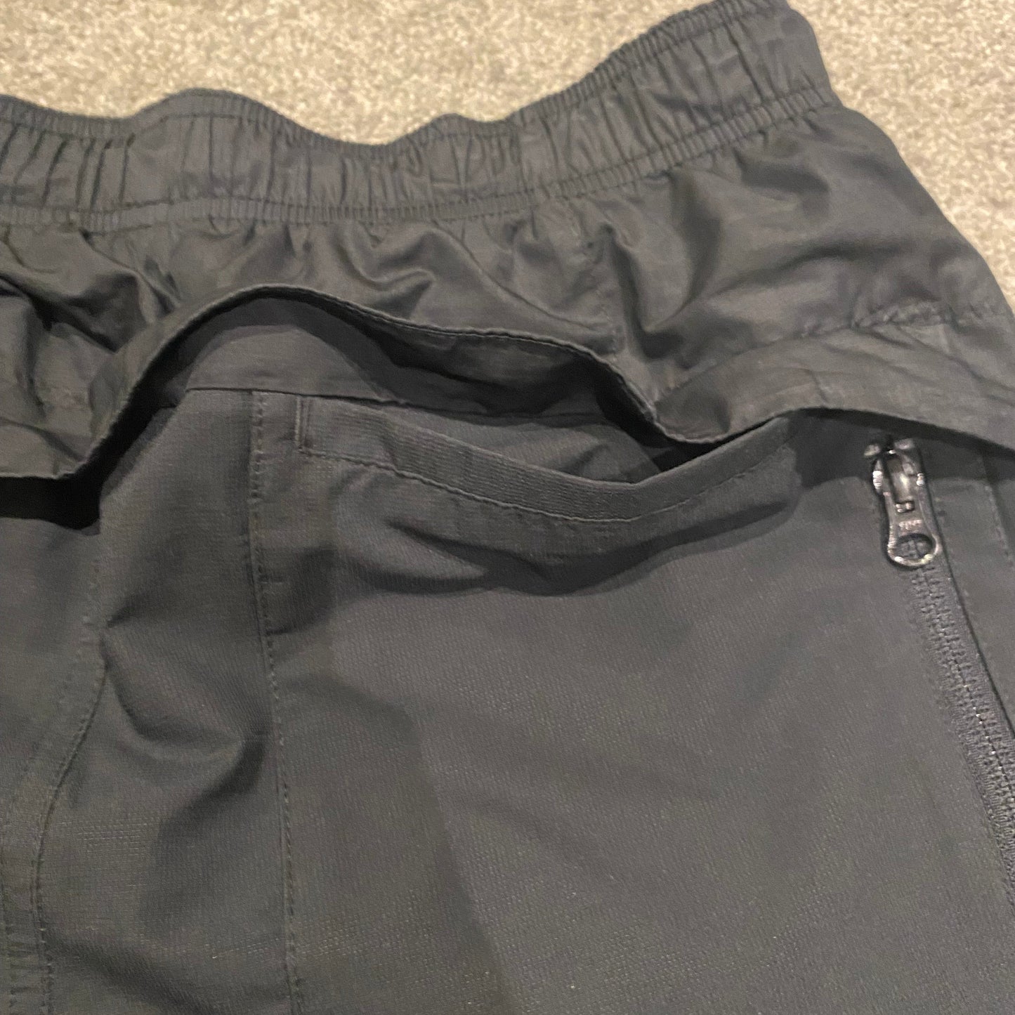 NIKE 3/4 SHORTS (M)