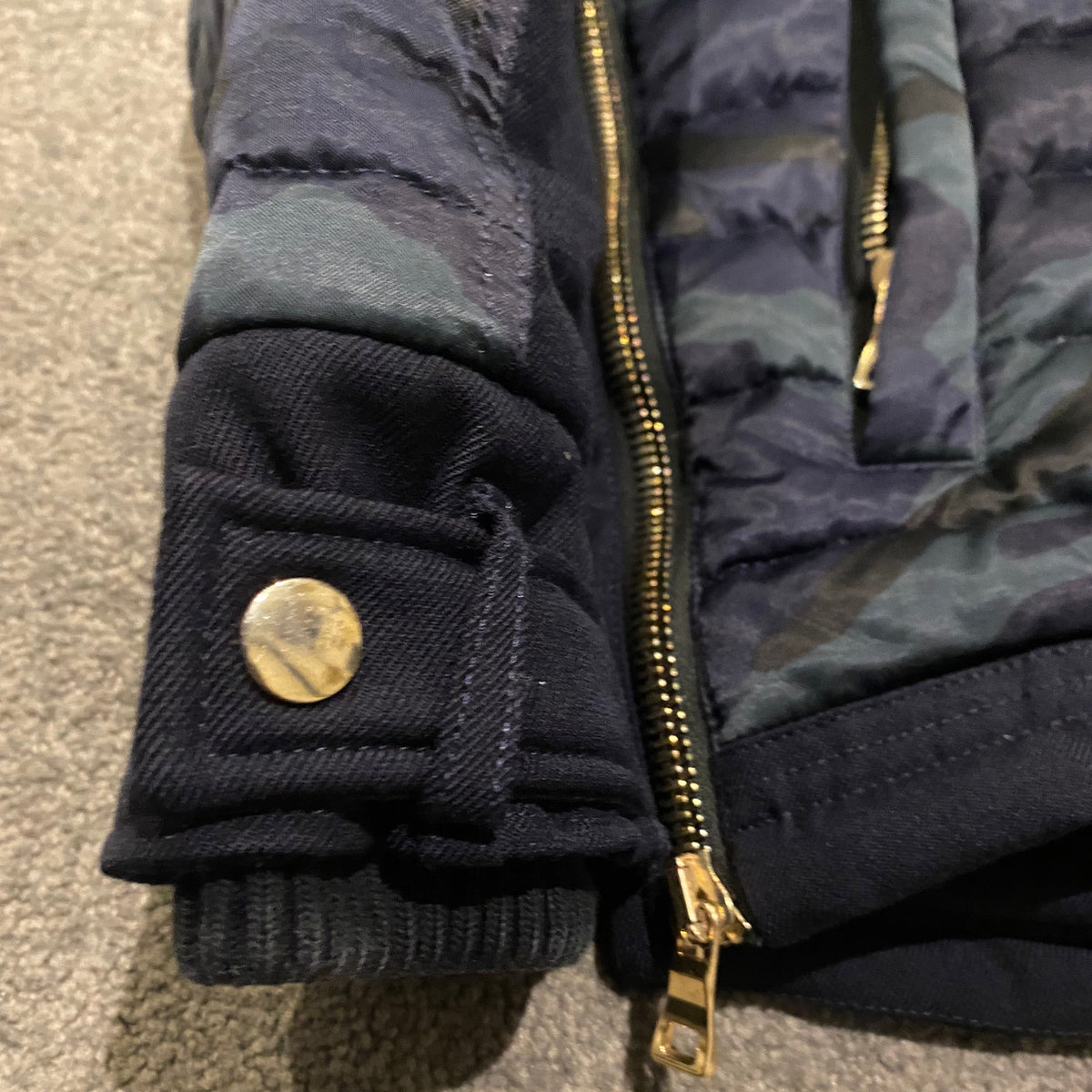 BALMAIN PUFFER JACKET (M)
