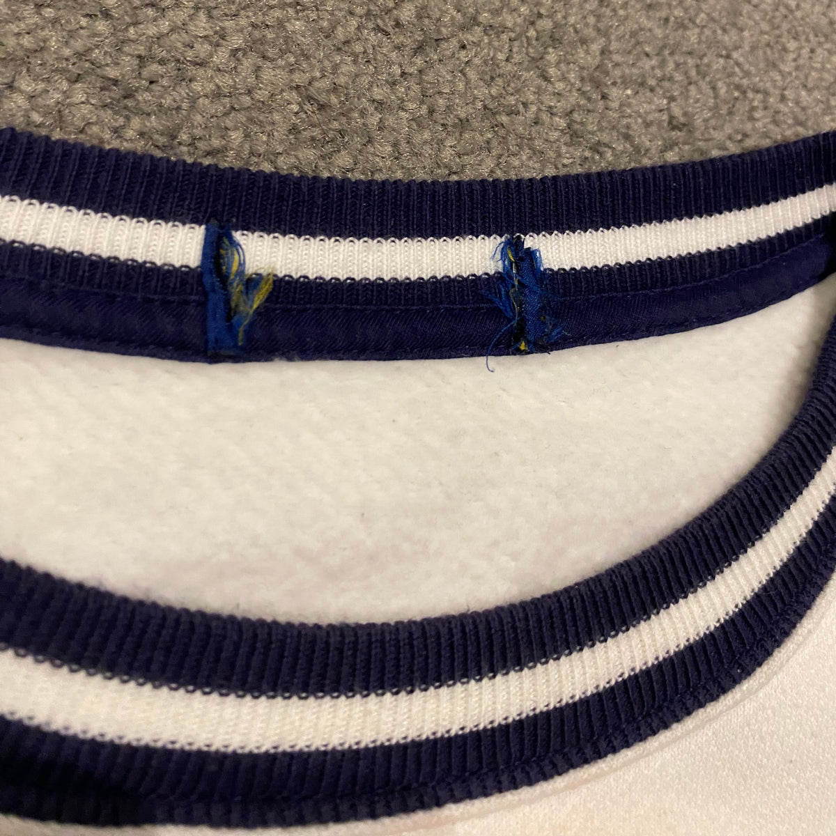 POLO CREWNECK (S)