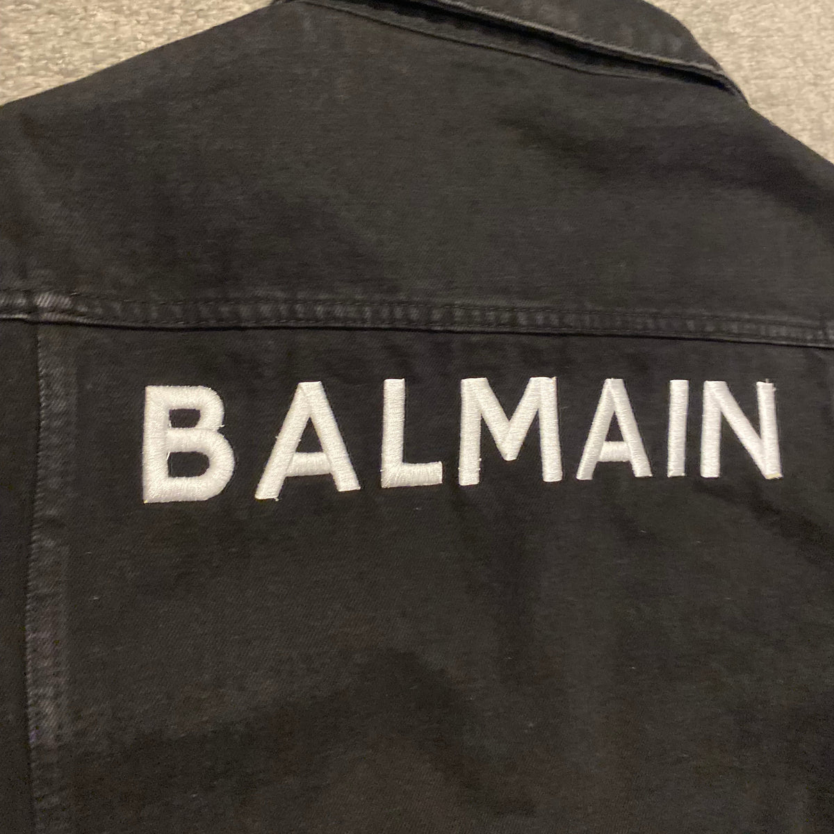 BALMAIN DENIM JACKET (L)