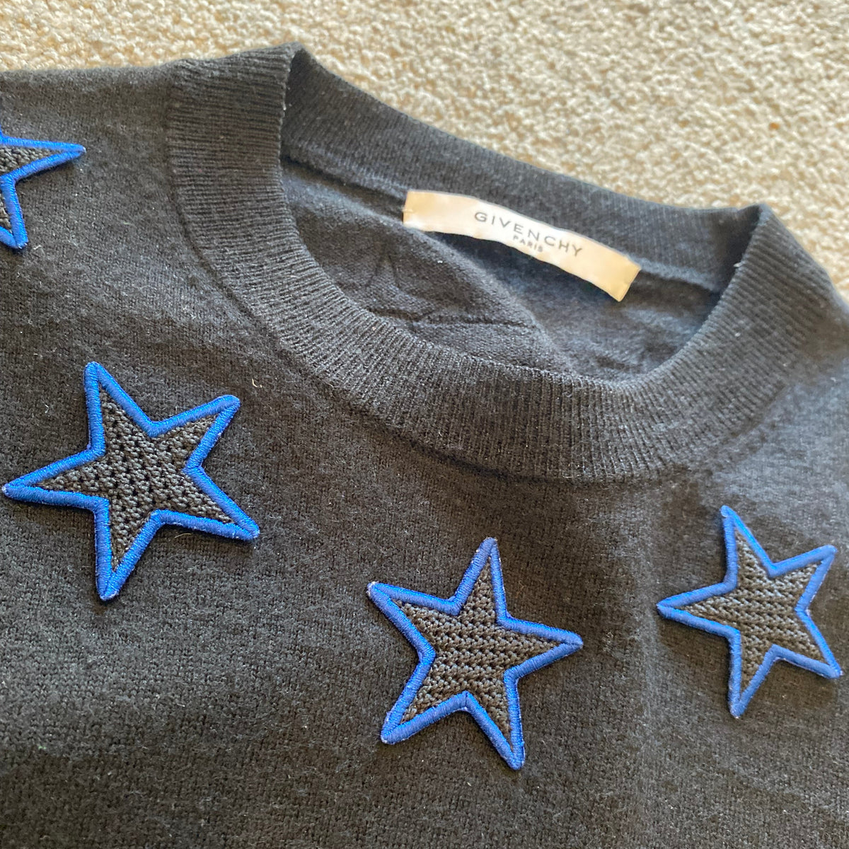 GIVENCHY STAR SWEATER (S)