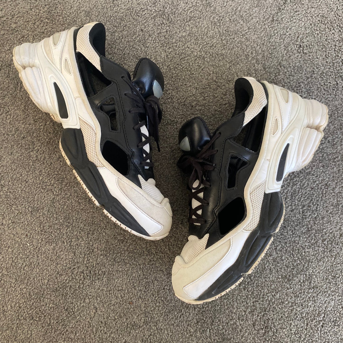 RAF SIMMONS X OZWEEGOS (11US)