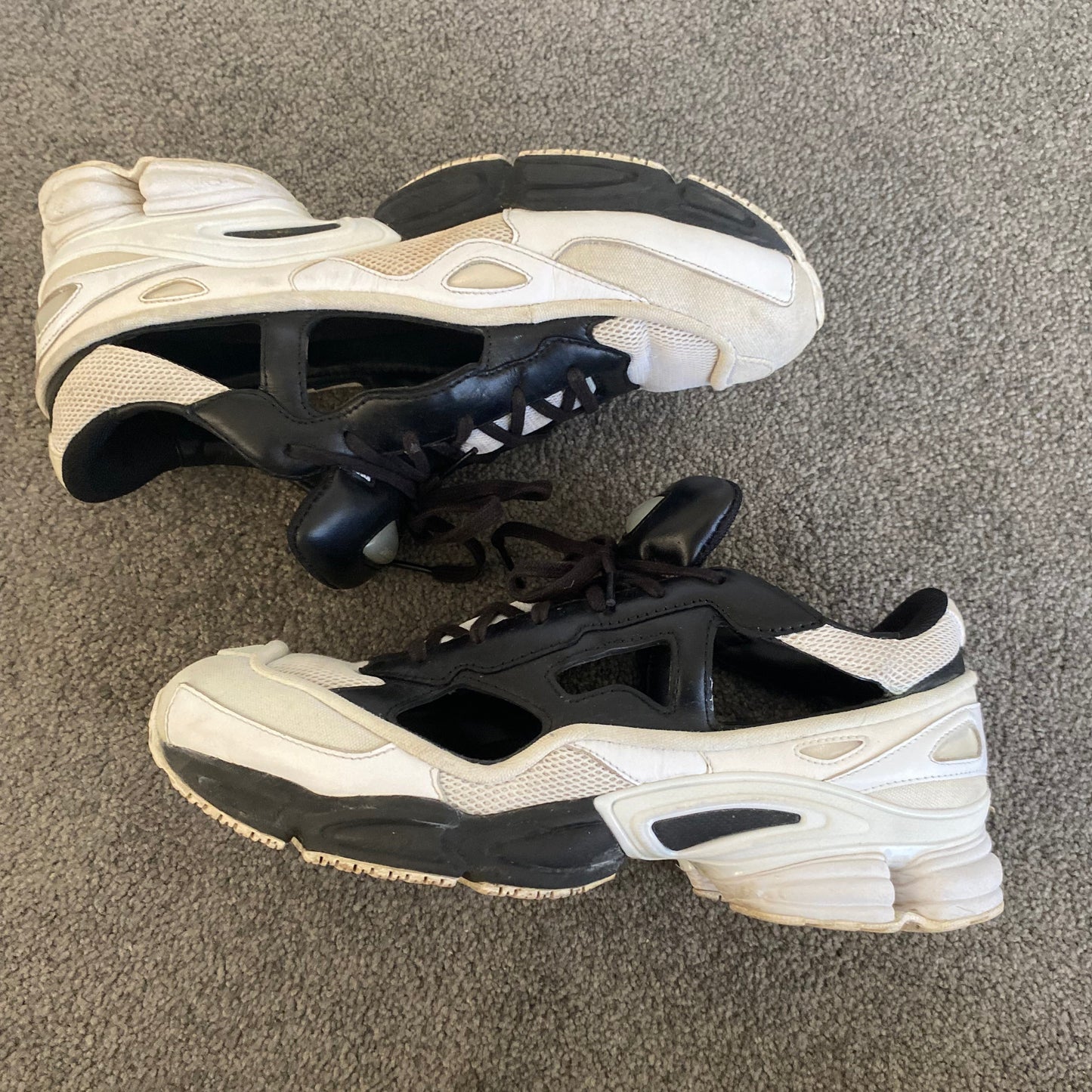 RAF SIMMONS X OZWEEGOS (11US)