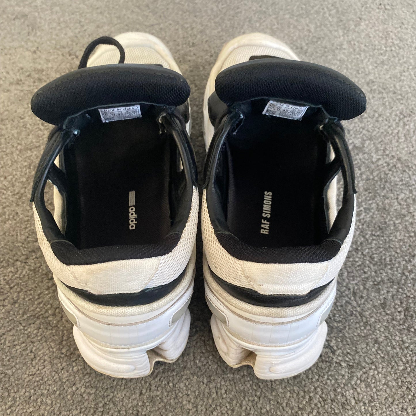 RAF SIMMONS X OZWEEGOS (11US)