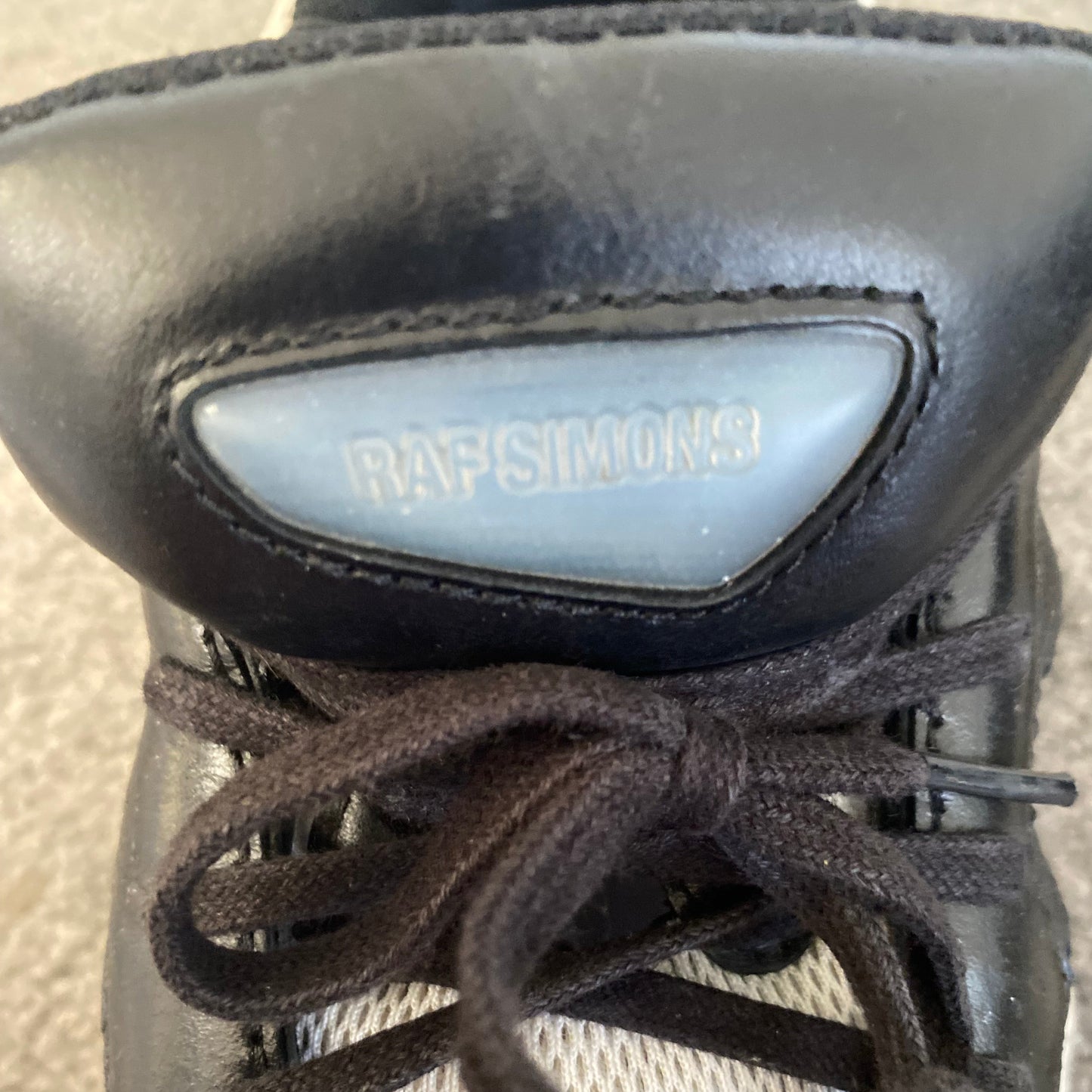 RAF SIMMONS X OZWEEGOS (11US)