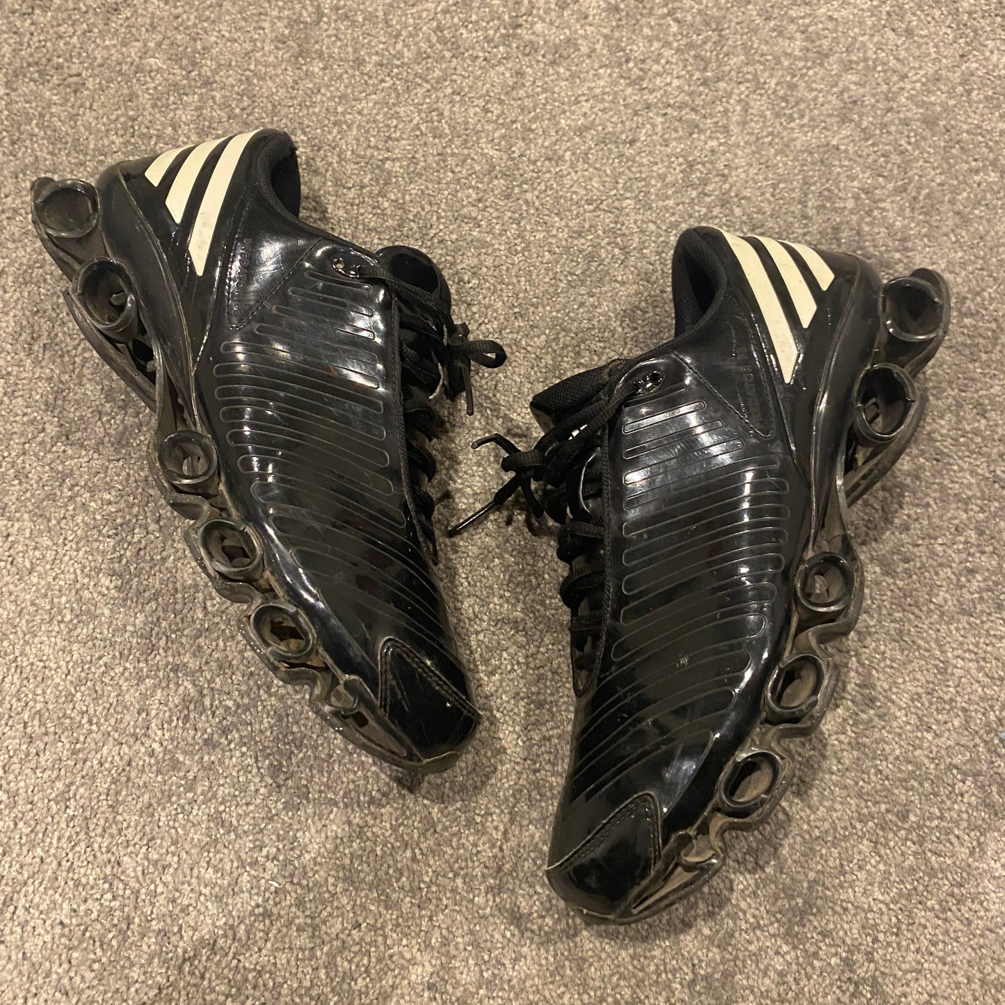 ADIDAS PREDATOR 8 (10.5US)