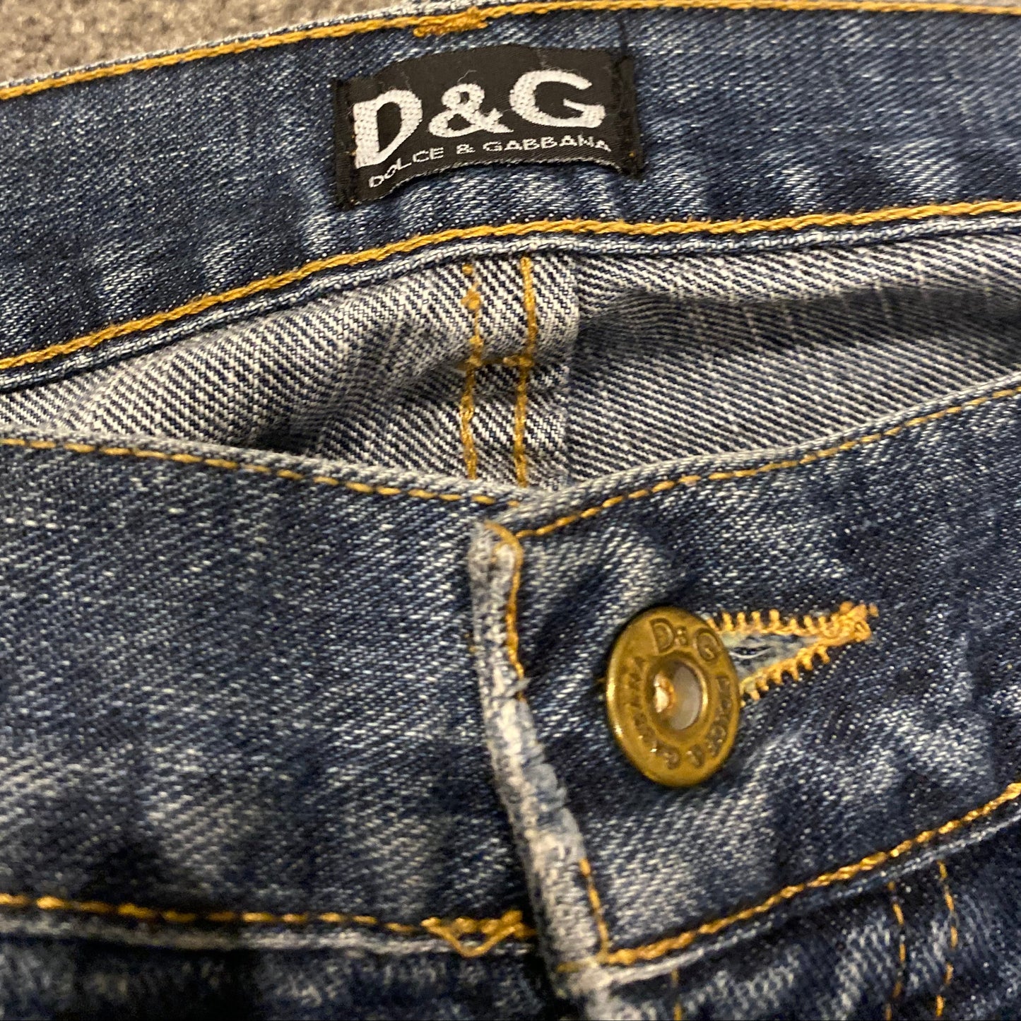DOLCE AND GABBANA JEANS (34)
