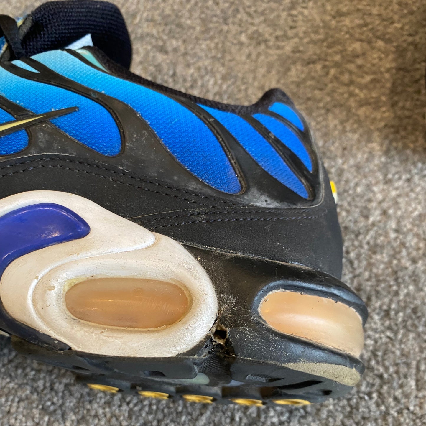 NIKE TN HYPERBLUES (10.5)