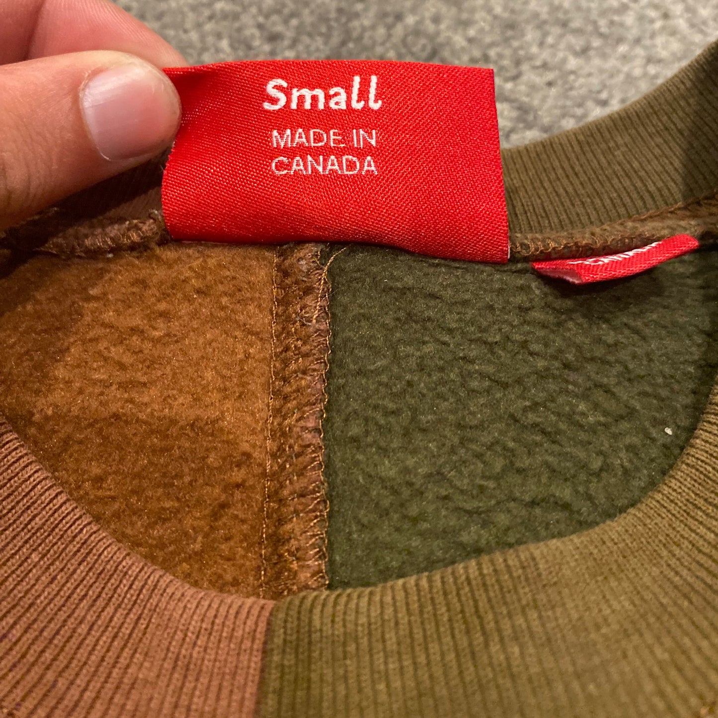 SUPREME CREWNECK (S)