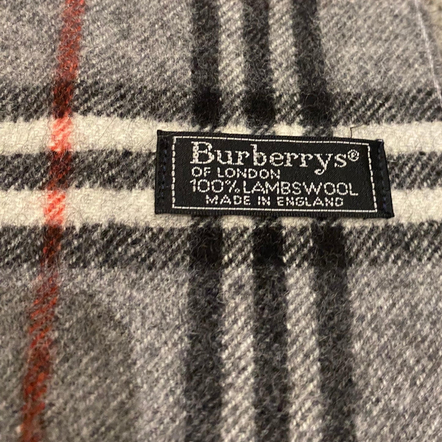 BURBERRY LAMBSWOOL SCARF (OS)