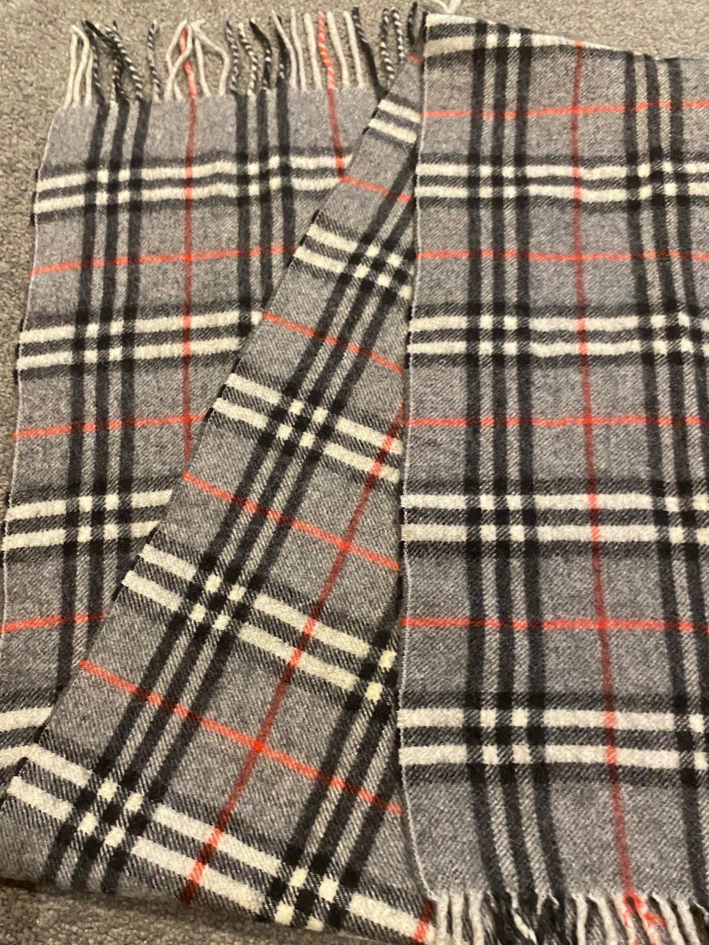 BURBERRY LAMBSWOOL SCARF (OS)
