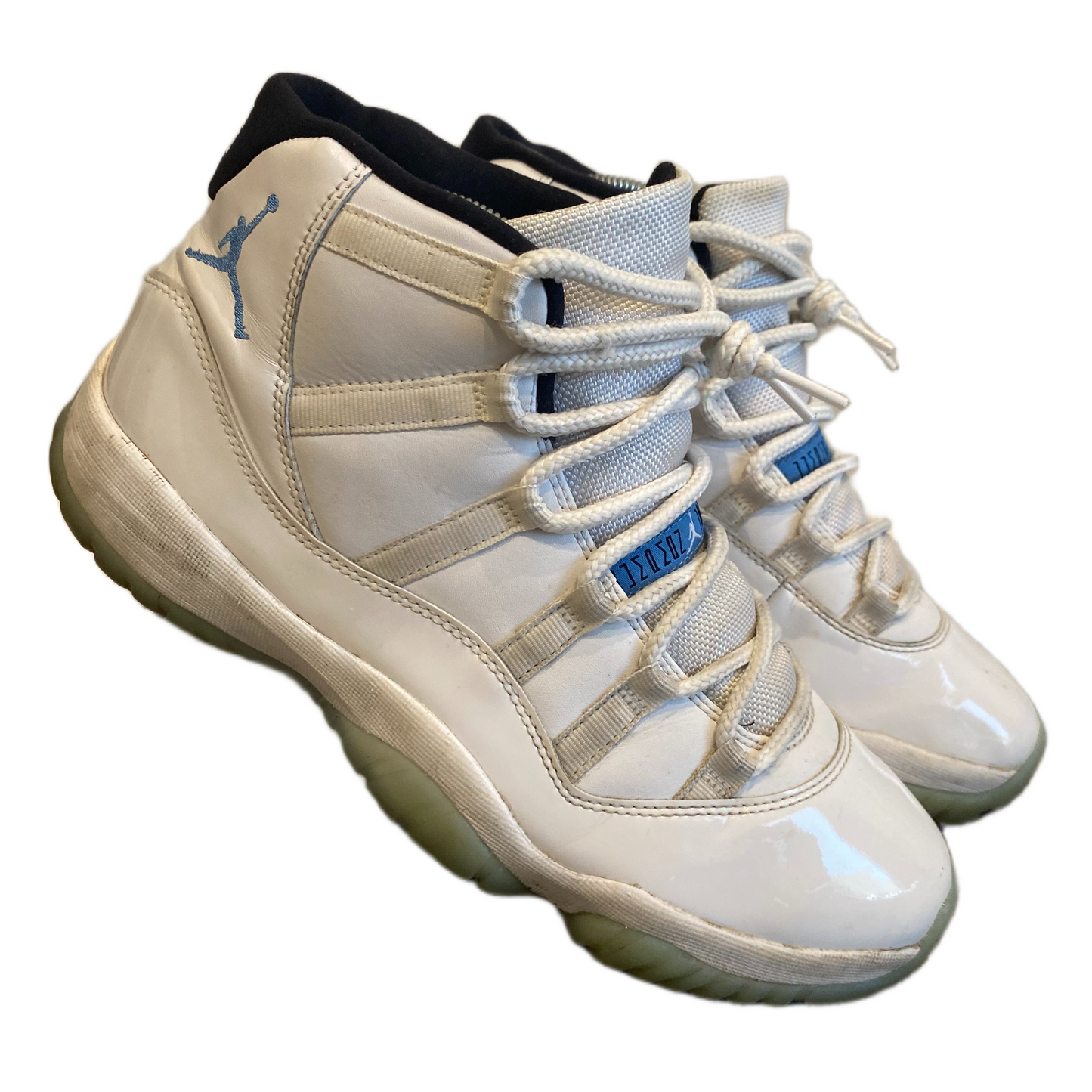 JORDAN 11 RETRO 'LEGEND BLUE" (9.5)