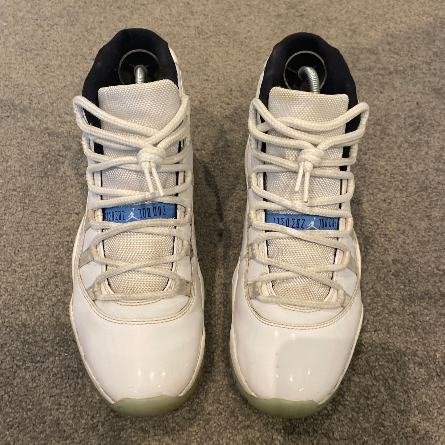 JORDAN 11 RETRO 'LEGEND BLUE" (9.5)