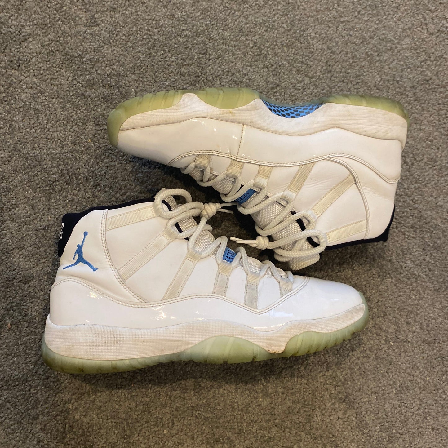 JORDAN 11 RETRO 'LEGEND BLUE" (9.5)