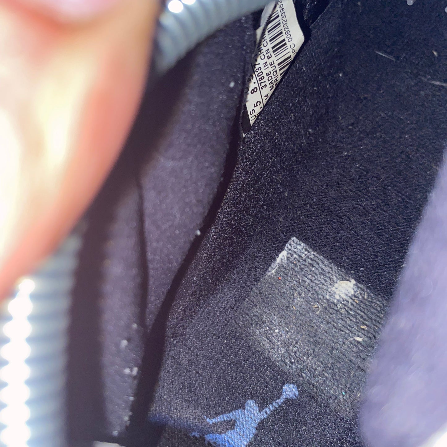 JORDAN 11 RETRO 'LEGEND BLUE" (9.5)