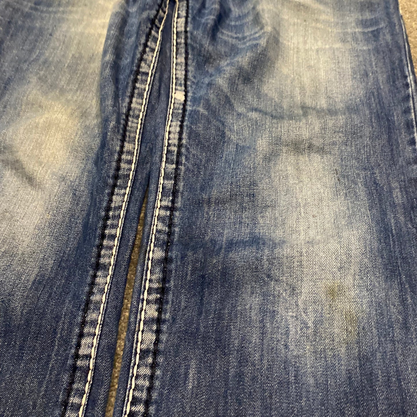 TRUE RELIGION JEANS (34)