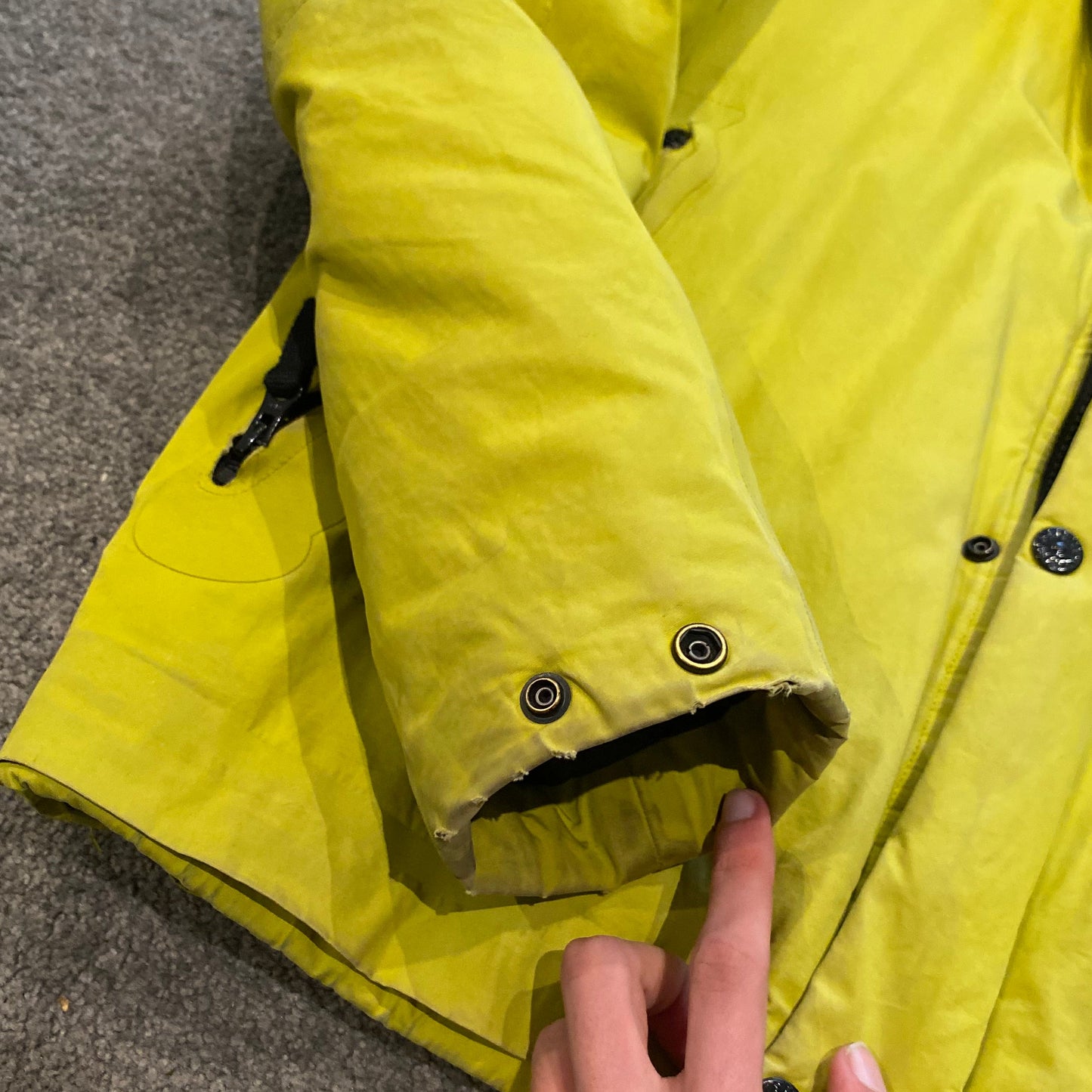 STONE ISLAND PRIMALOFT JACKET (M)