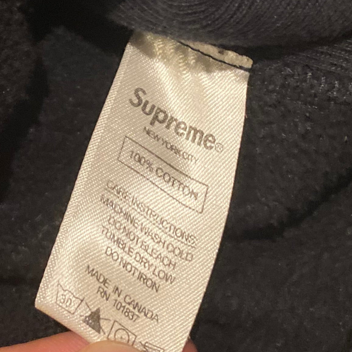 SUPREME HOODIE (M)