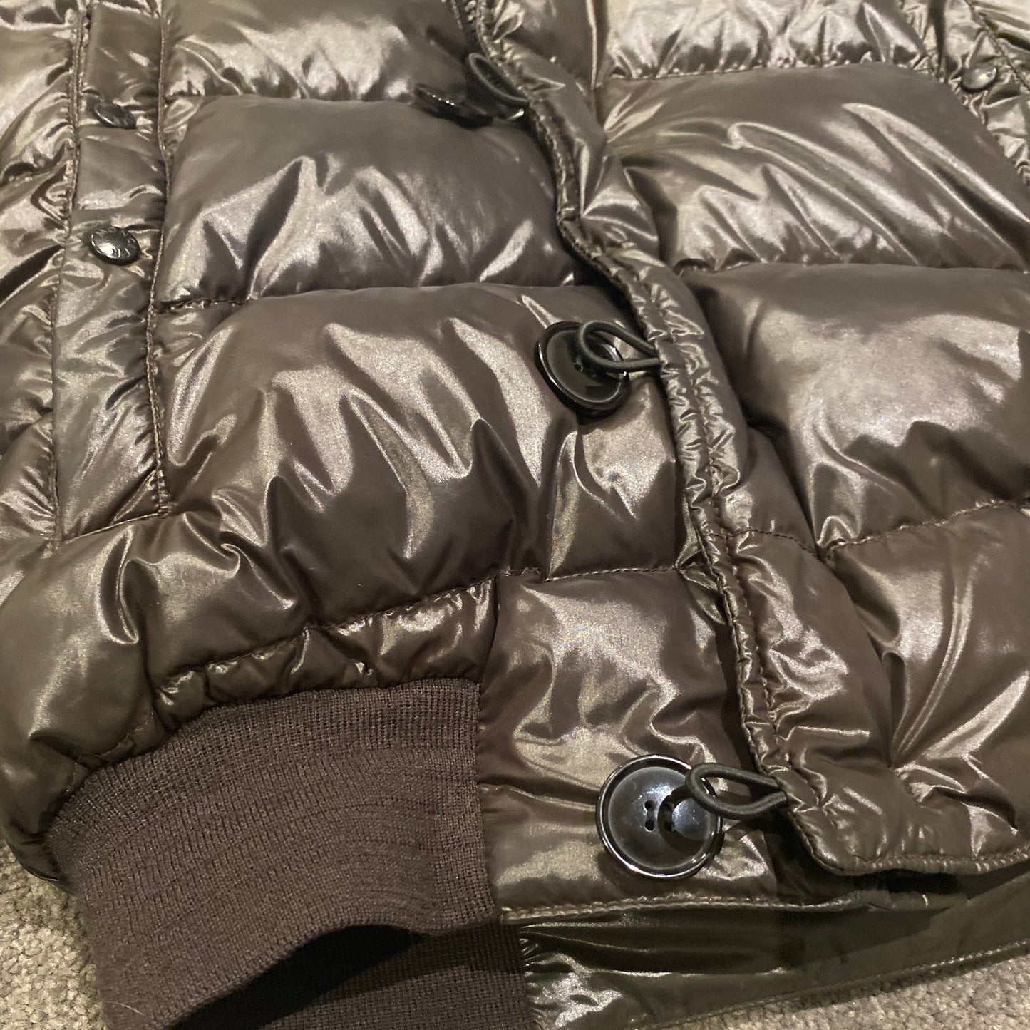 MONCLER PUFFER JACKET (S)