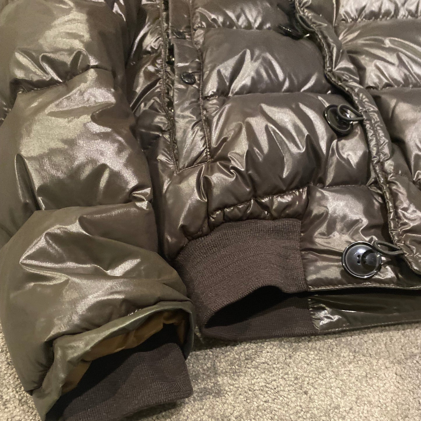MONCLER PUFFER JACKET (S)