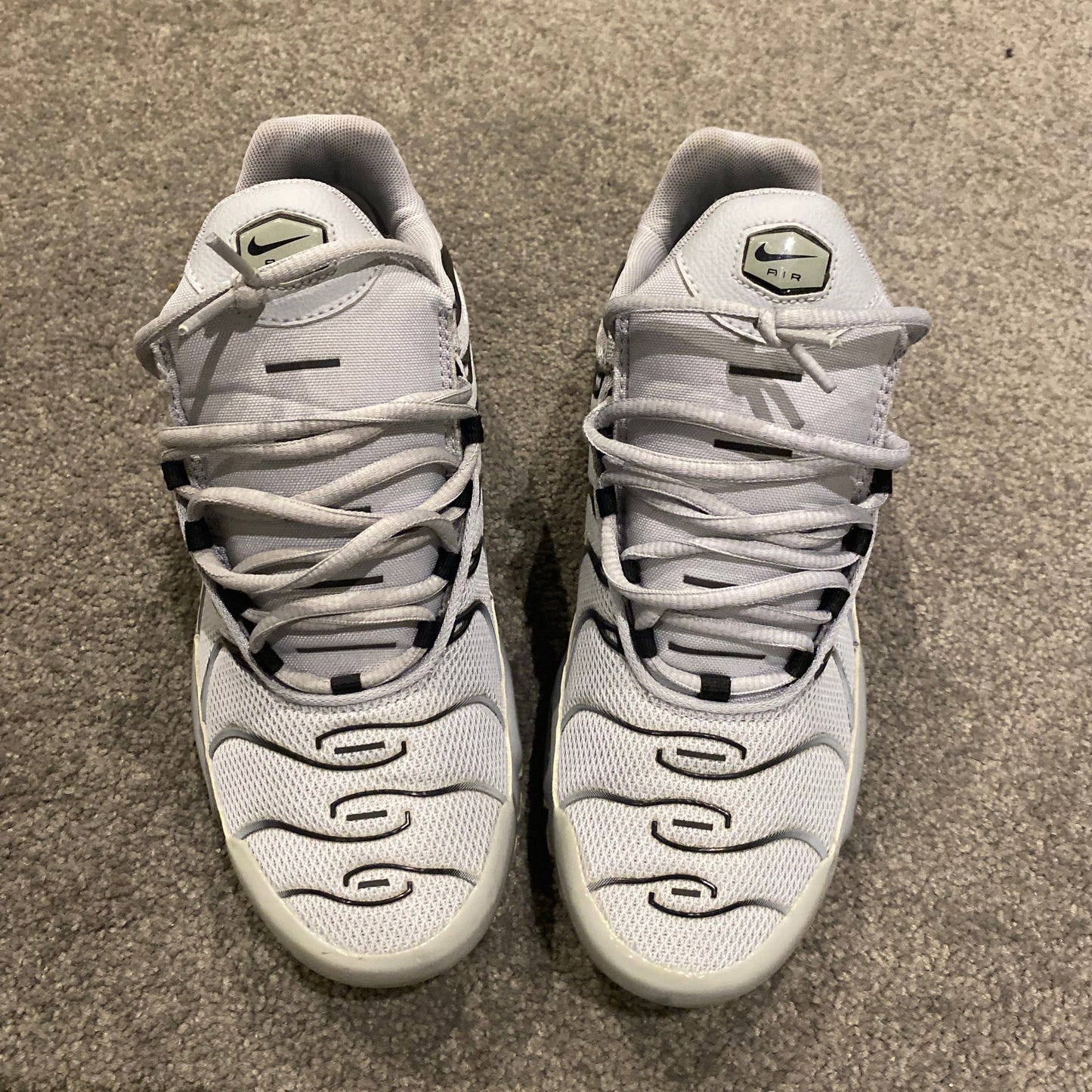 NIKE TN 'WOLF GREYS' (9)