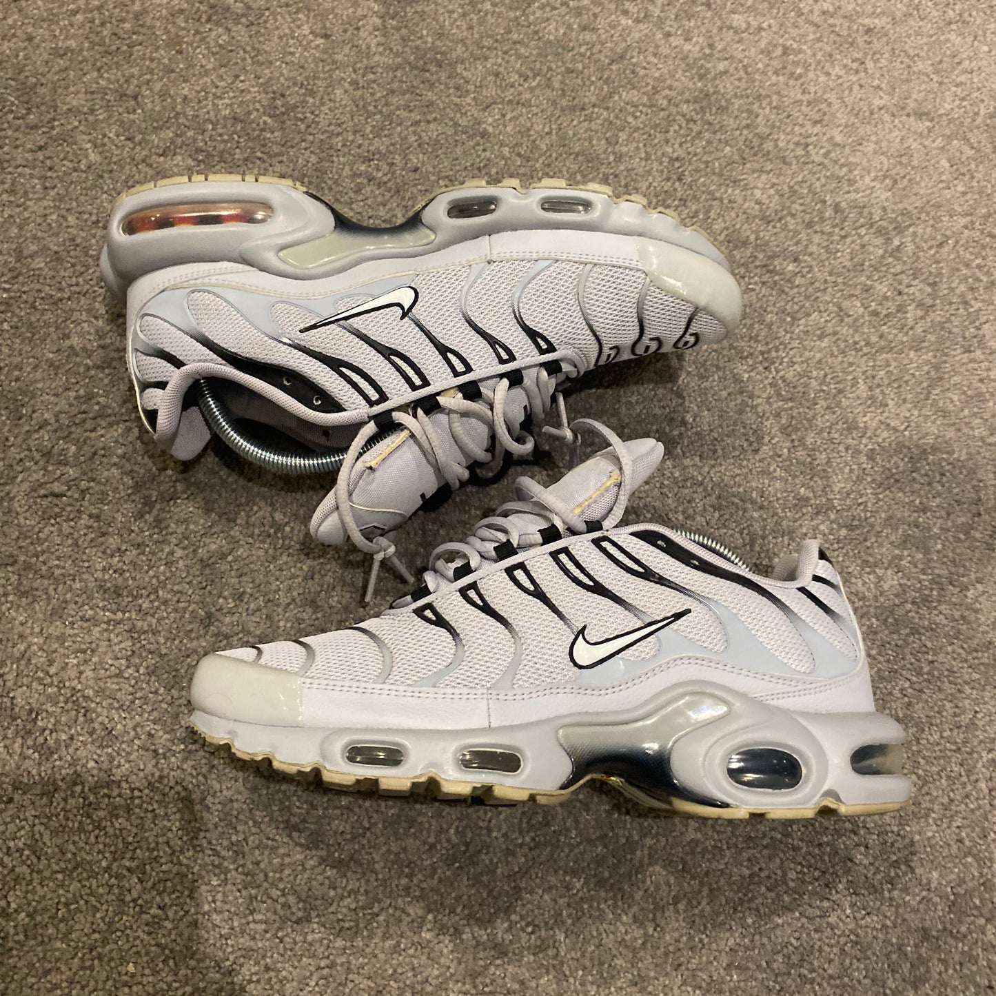 NIKE TN 'WOLF GREYS' (9)