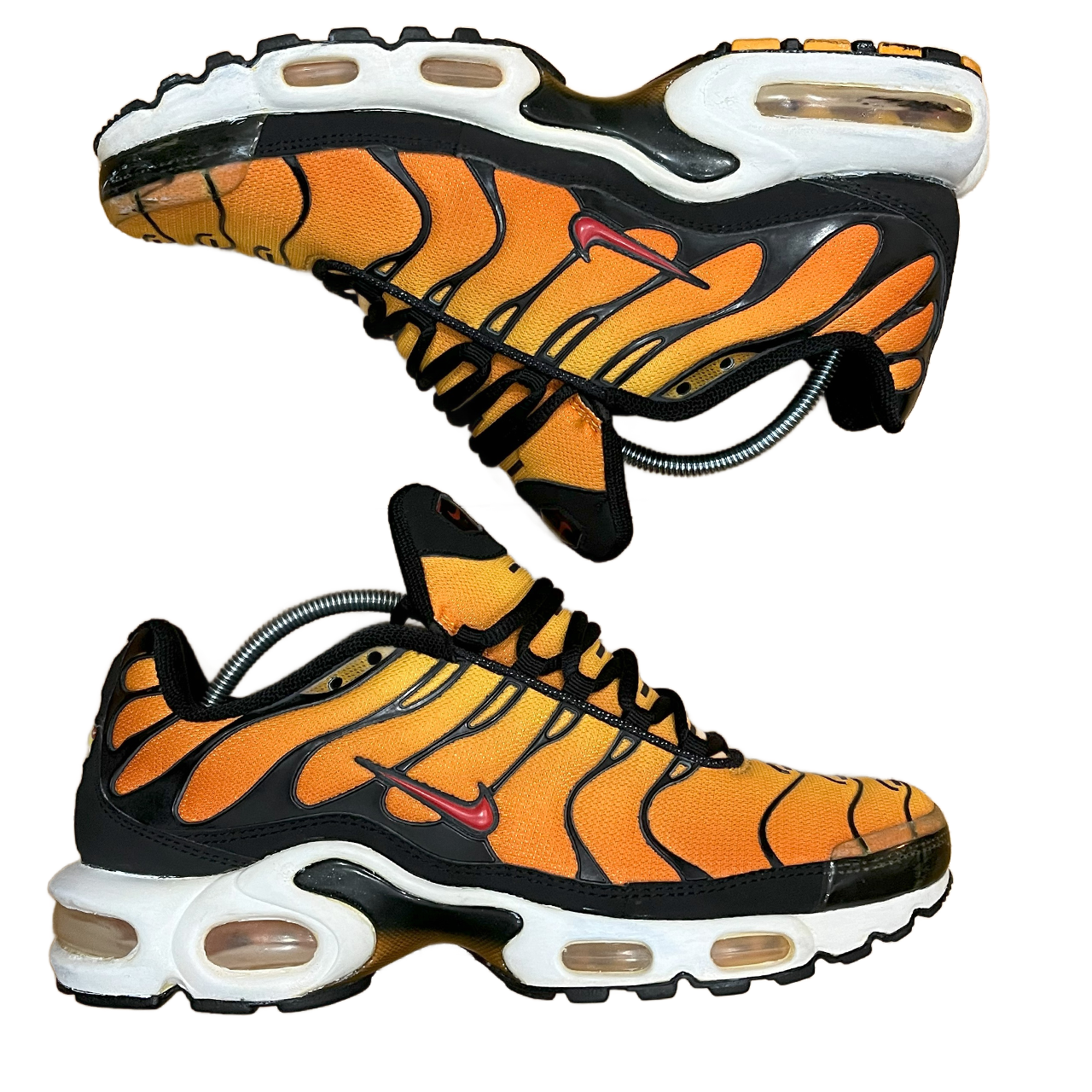 NIKE TN TIGERS (8.5)